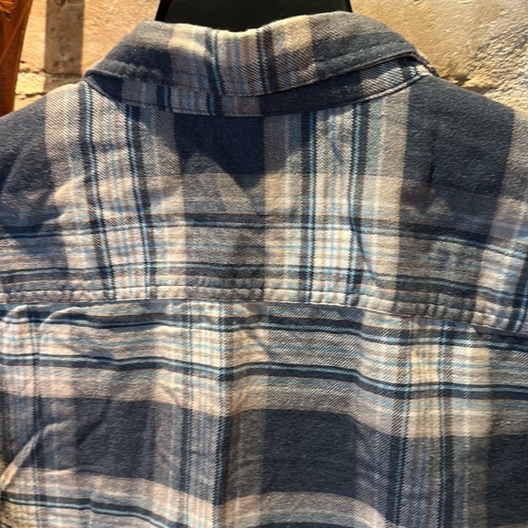 Patagonia men’s size XL flannel button down shirt in blue plaid pattern - Picture 6 of 9